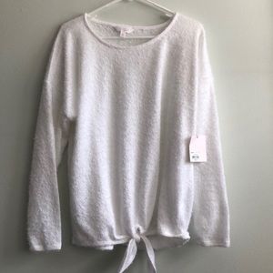 NWT Super Comfy Fuzzy White Sweatshirt!!